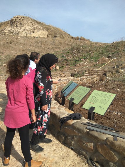 הקוראים הראשונים